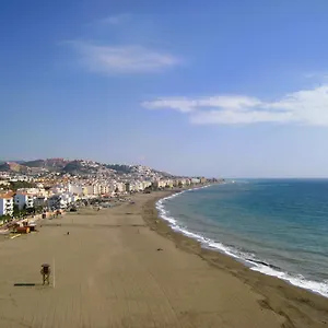 atico-con-solarium-a-metros-del-mar-en-malaga.1costadelsol.com/